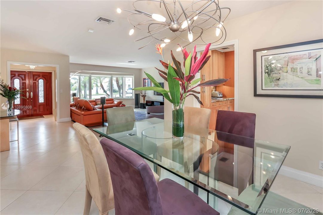 Recently Sold: $949,500 (4 beds, 2 baths, 2352 Square Feet)