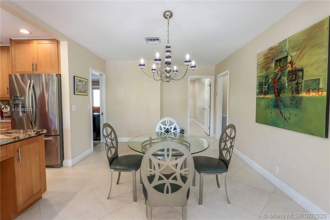 Recently Sold: $949,500 (4 beds, 2 baths, 2352 Square Feet)
