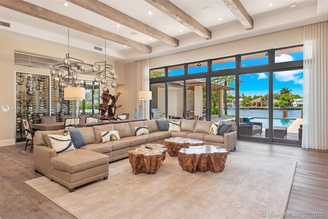 Recently Sold: $4,450,000 (5 beds, 4 baths, 4353 Square Feet)