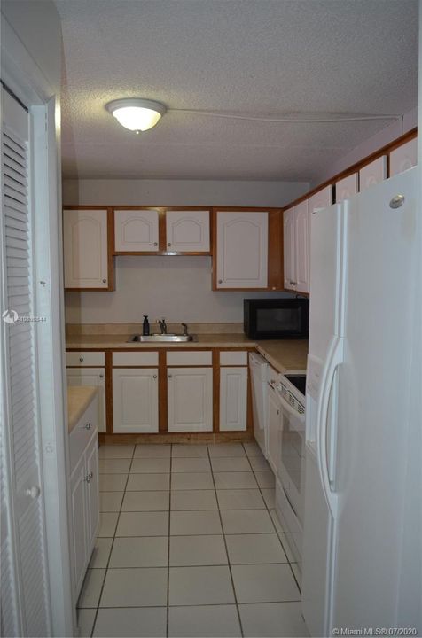 Recently Sold: $95,000 (2 beds, 2 baths, 1075 Square Feet)