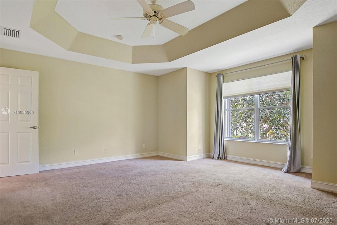 Vendido Recientemente: $474,999 (5 camas, 3 baños, 2994 Pies cuadrados)