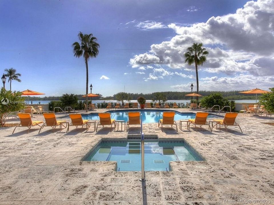 Recently Sold: $1,995,000 (3 beds, 3 baths, 2744 Square Feet)