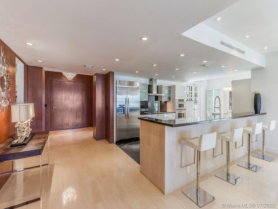Recently Sold: $1,995,000 (3 beds, 3 baths, 2744 Square Feet)