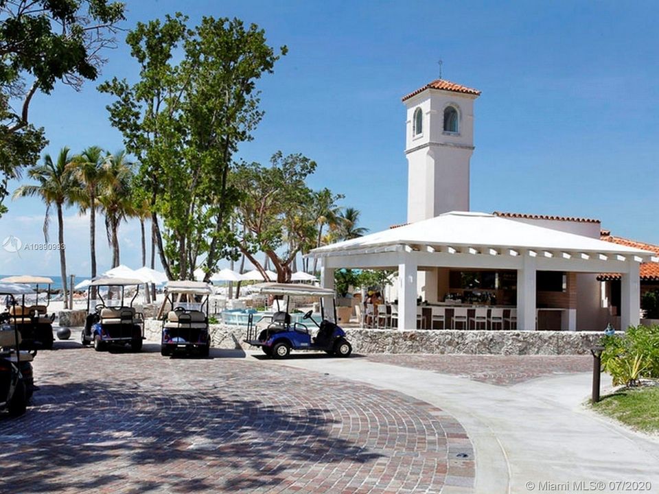 Recently Sold: $1,995,000 (3 beds, 3 baths, 2744 Square Feet)