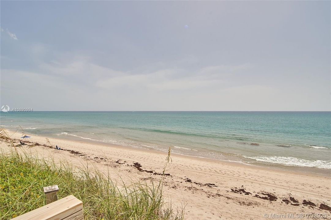 最近售出: $1,300,000 (3 贝兹, 3 浴室, 2904 平方英尺)