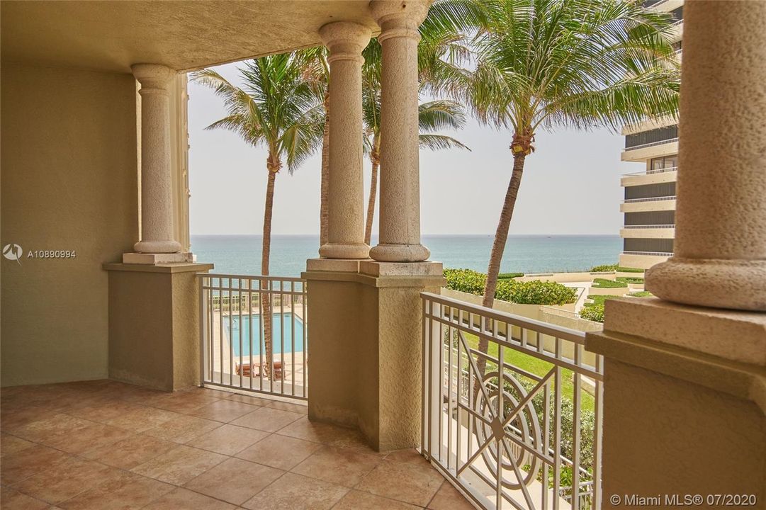 最近售出: $1,300,000 (3 贝兹, 3 浴室, 2904 平方英尺)