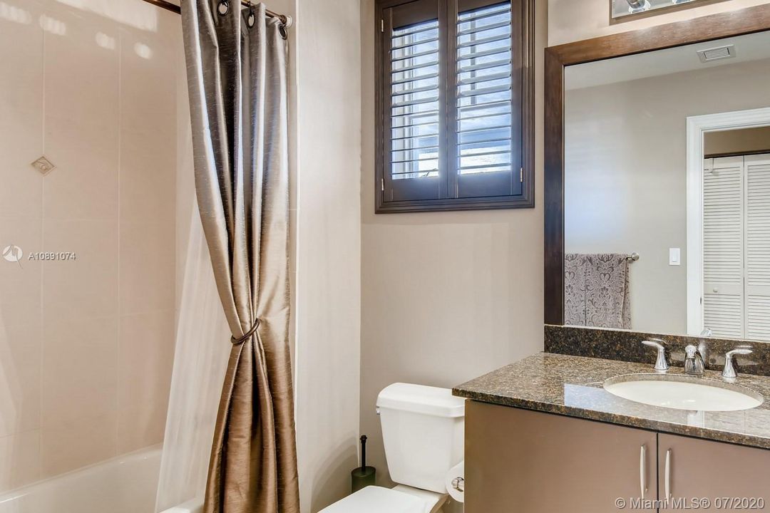 Vendido Recientemente: $425,000 (2 camas, 2 baños, 1109 Pies cuadrados)