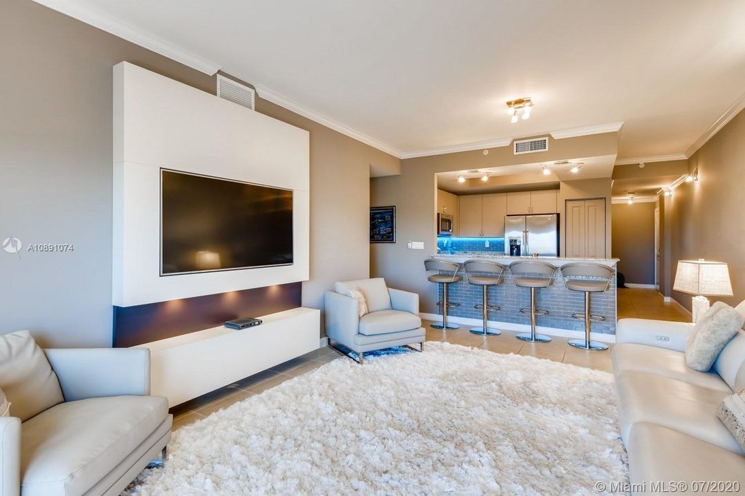 Vendido Recientemente: $425,000 (2 camas, 2 baños, 1109 Pies cuadrados)
