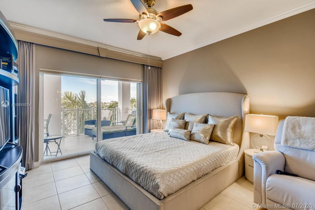 Vendido Recientemente: $425,000 (2 camas, 2 baños, 1109 Pies cuadrados)