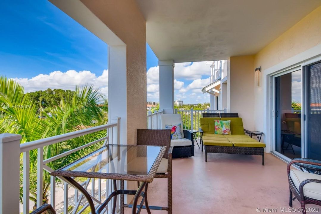 Vendido Recientemente: $425,000 (2 camas, 2 baños, 1109 Pies cuadrados)