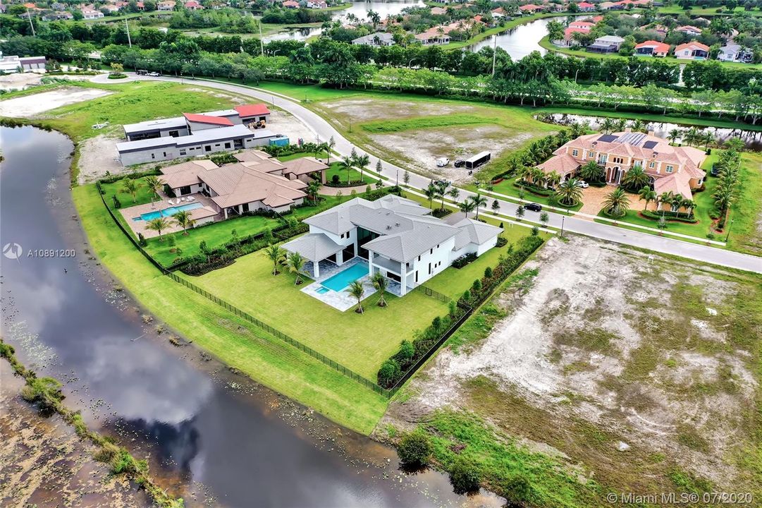 Recently Sold: $3,595,000 (5 beds, 6 baths, 0 Square Feet)