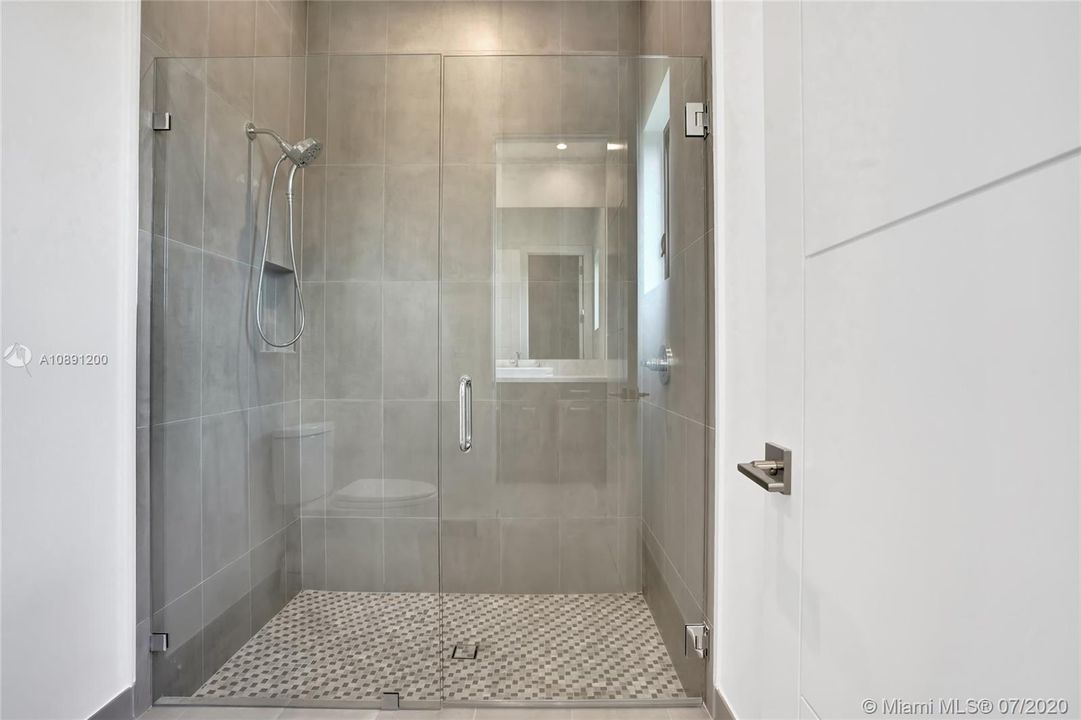 Recently Sold: $3,595,000 (5 beds, 6 baths, 0 Square Feet)