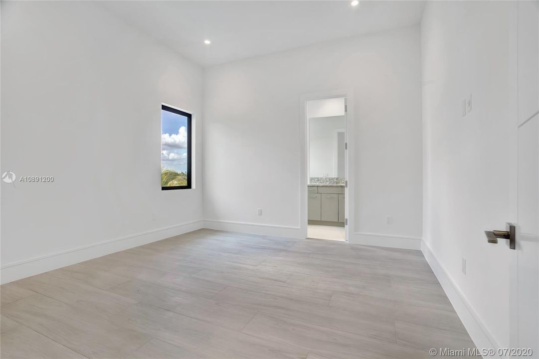 Recently Sold: $3,595,000 (5 beds, 6 baths, 0 Square Feet)
