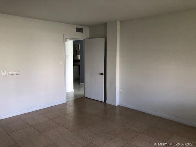 Recently Rented: $1,200 (1 beds, 1 baths, 870 Square Feet)