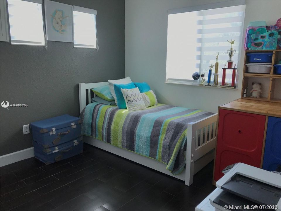 Recientemente alquilado: $5,250 (6 camas, 4 baños, 3541 Pies cuadrados)