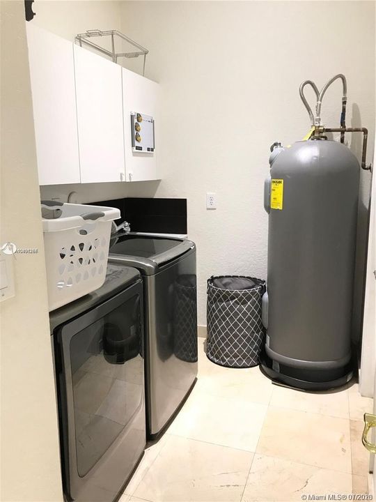 Recientemente alquilado: $5,250 (6 camas, 4 baños, 3541 Pies cuadrados)