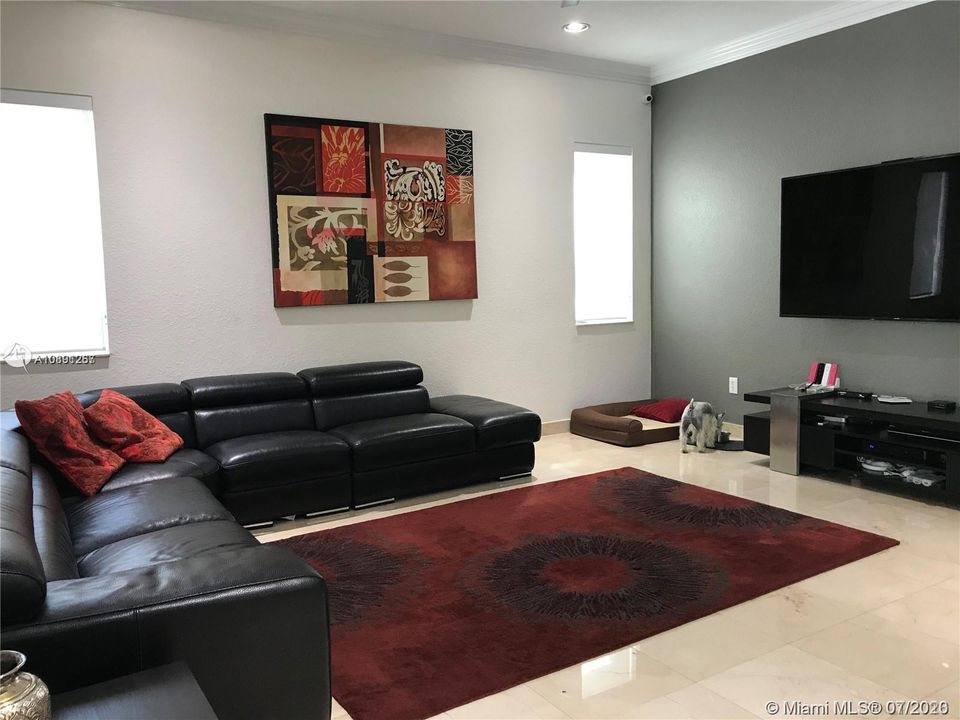 Recientemente alquilado: $5,250 (6 camas, 4 baños, 3541 Pies cuadrados)
