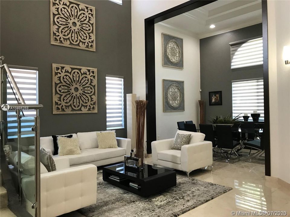 Recientemente alquilado: $5,250 (6 camas, 4 baños, 3541 Pies cuadrados)