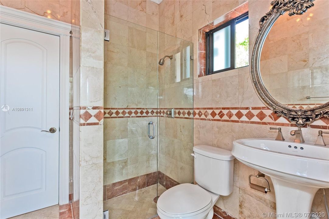 Недавно продано: $898,500 (5 спален, 3 ванн, 3066 Квадратных фут)