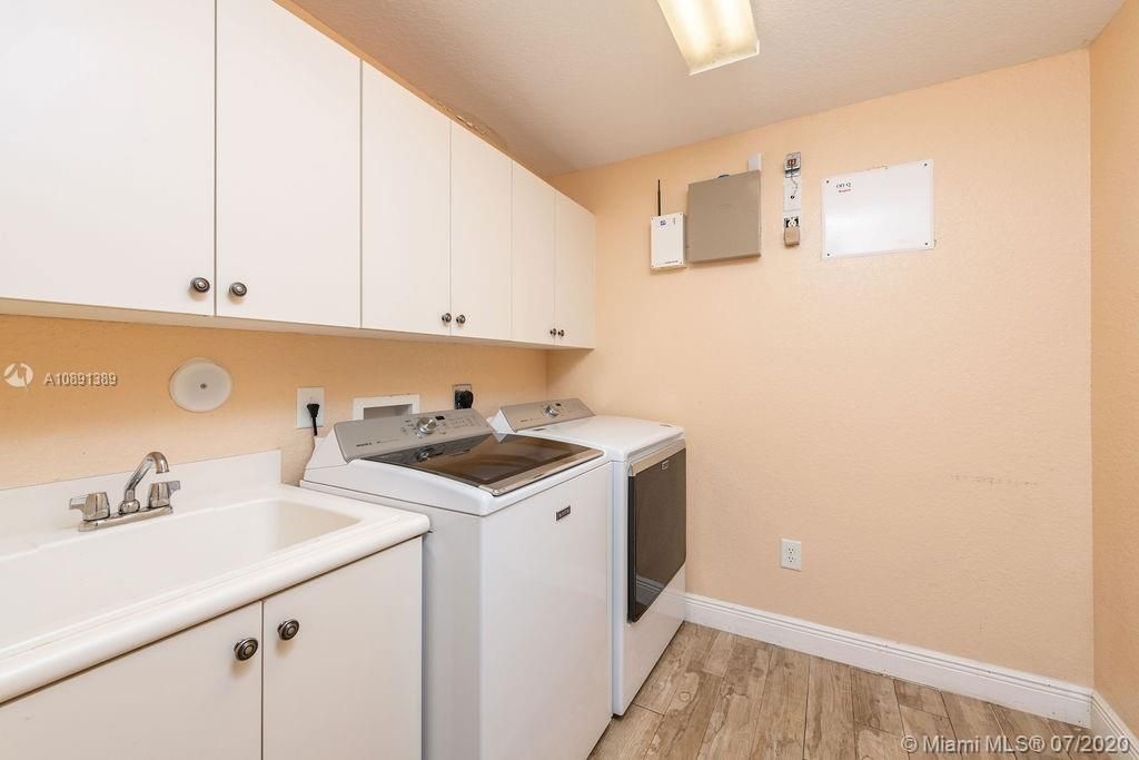 Laundry Room Upstairs