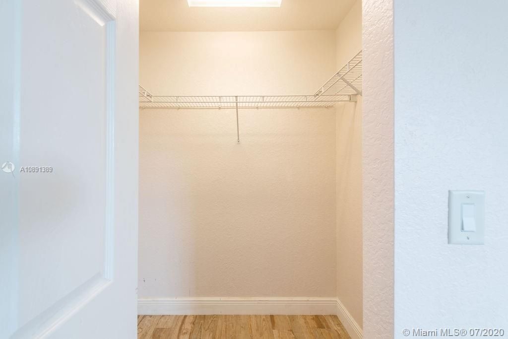 Walk in closet
