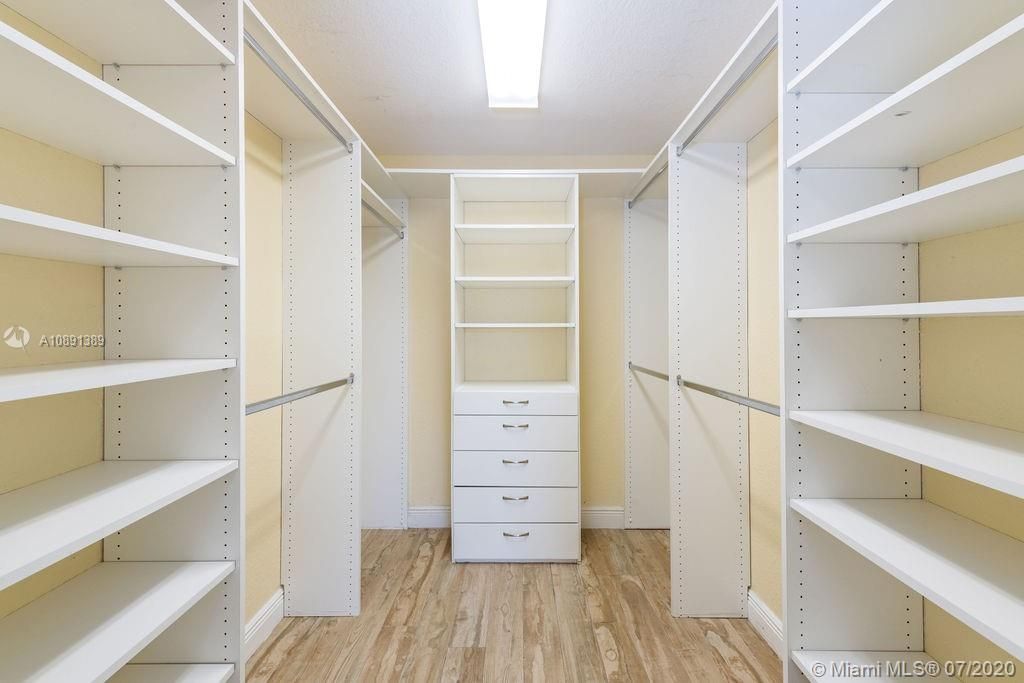 Master Walk in Closet #2