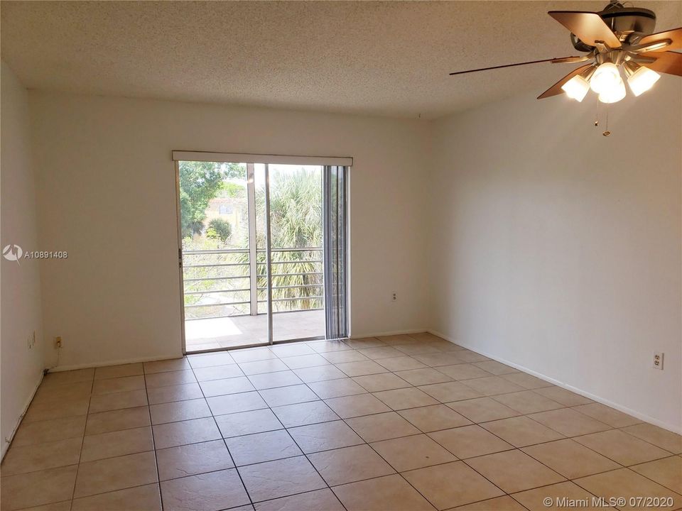 Recently Sold: $94,900 (1 beds, 1 baths, 695 Square Feet)