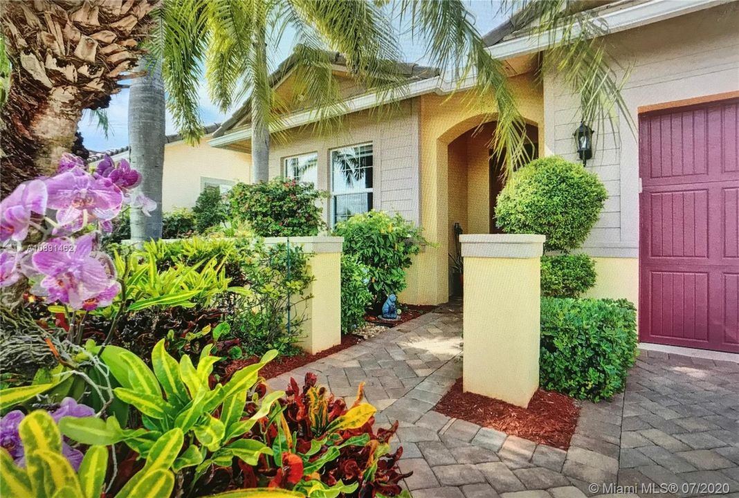 Recently Sold: $575,000 (4 beds, 3 baths, 2241 Square Feet)