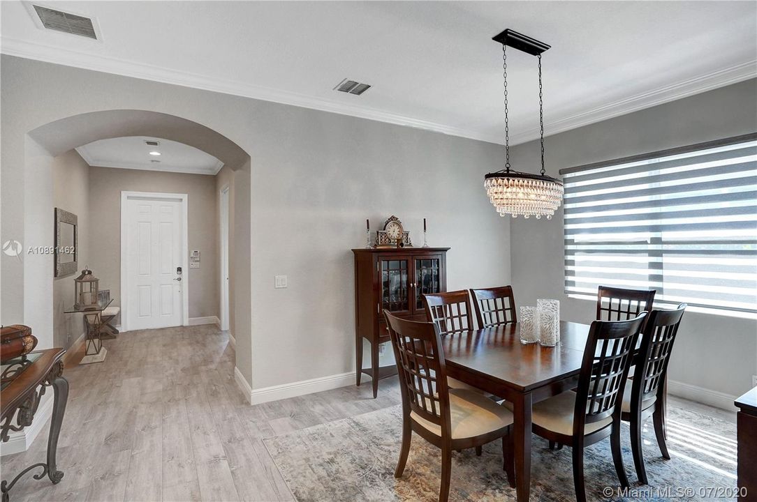 Recently Sold: $575,000 (4 beds, 3 baths, 2241 Square Feet)