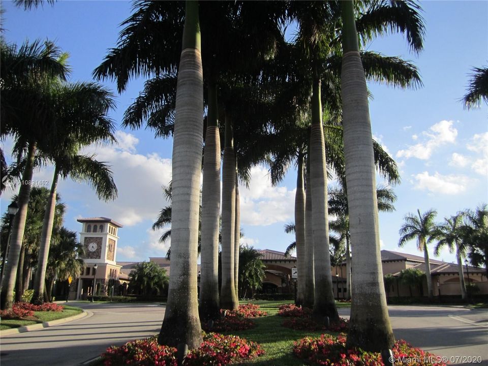 Recently Sold: $575,000 (4 beds, 3 baths, 2241 Square Feet)