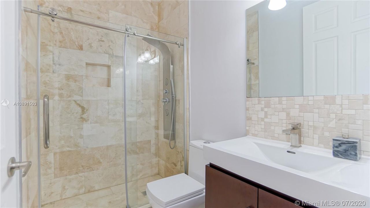 Recientemente alquilado: $9,900 (5 camas, 5 baños, 4696 Pies cuadrados)