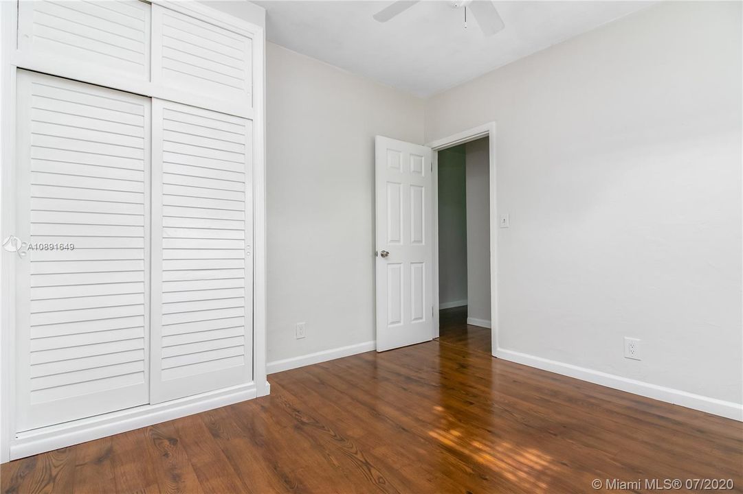 Vendido Recientemente: $239,900 (2 camas, 1 baños, 720 Pies cuadrados)