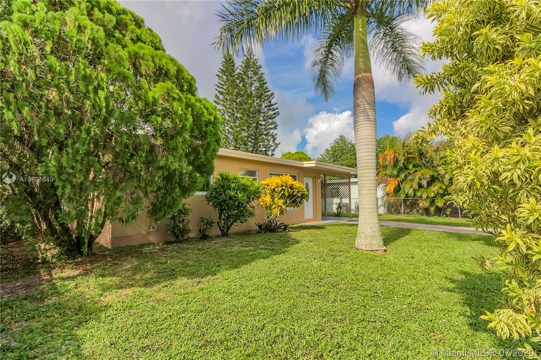 Vendido Recientemente: $239,900 (2 camas, 1 baños, 720 Pies cuadrados)