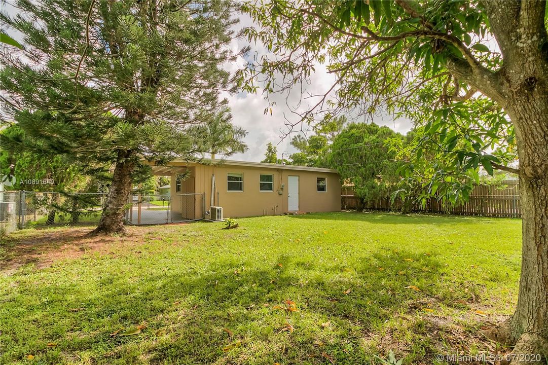 Vendido Recientemente: $239,900 (2 camas, 1 baños, 720 Pies cuadrados)