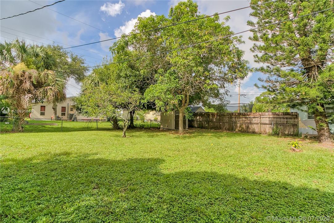 Vendido Recientemente: $239,900 (2 camas, 1 baños, 720 Pies cuadrados)