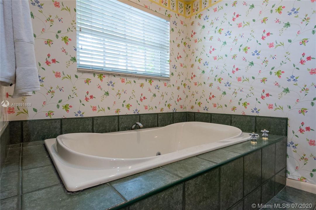 Недавно продано: $2,175,000 (4 спален, 4 ванн, 3846 Квадратных фут)