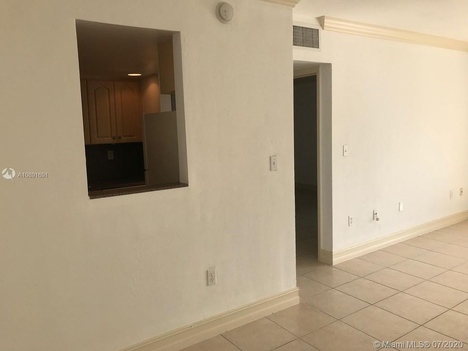 Recently Sold: $299,000 (1 beds, 1 baths, 610 Square Feet)