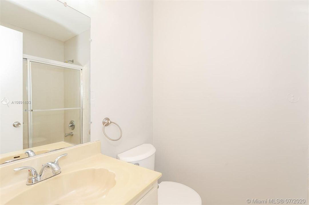 Недавно арендовано: $2,395 (3 спален, 2 ванн, 1494 Квадратных фут)
