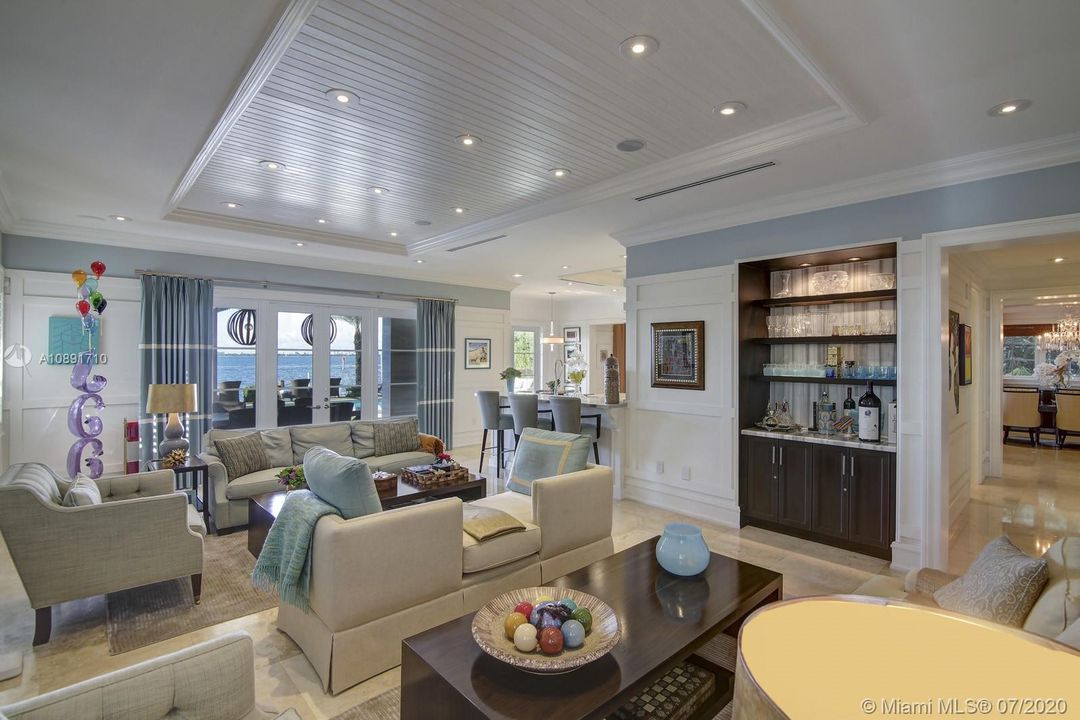 Недавно продано: $8,500,000 (7 спален, 7 ванн, 5902 Квадратных фут)