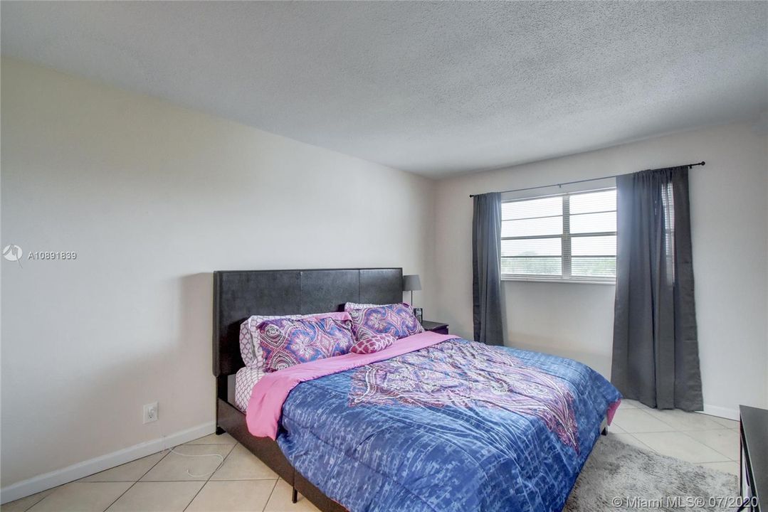 Recently Sold: $115,000 (1 beds, 1 baths, 640 Square Feet)