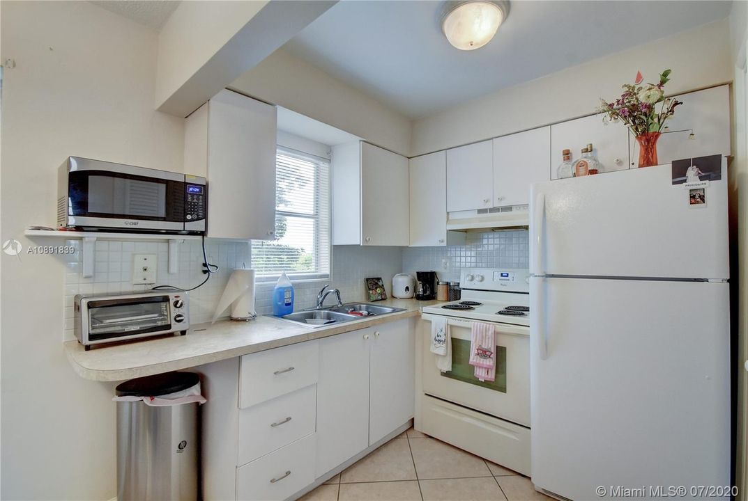 Recently Sold: $115,000 (1 beds, 1 baths, 640 Square Feet)
