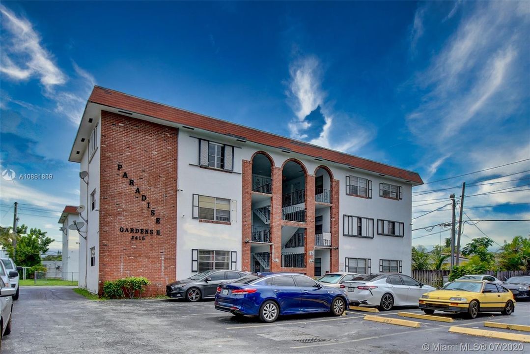Recently Sold: $115,000 (1 beds, 1 baths, 640 Square Feet)
