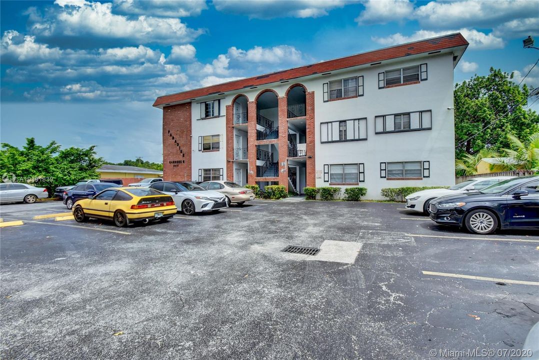 Recently Sold: $115,000 (1 beds, 1 baths, 640 Square Feet)