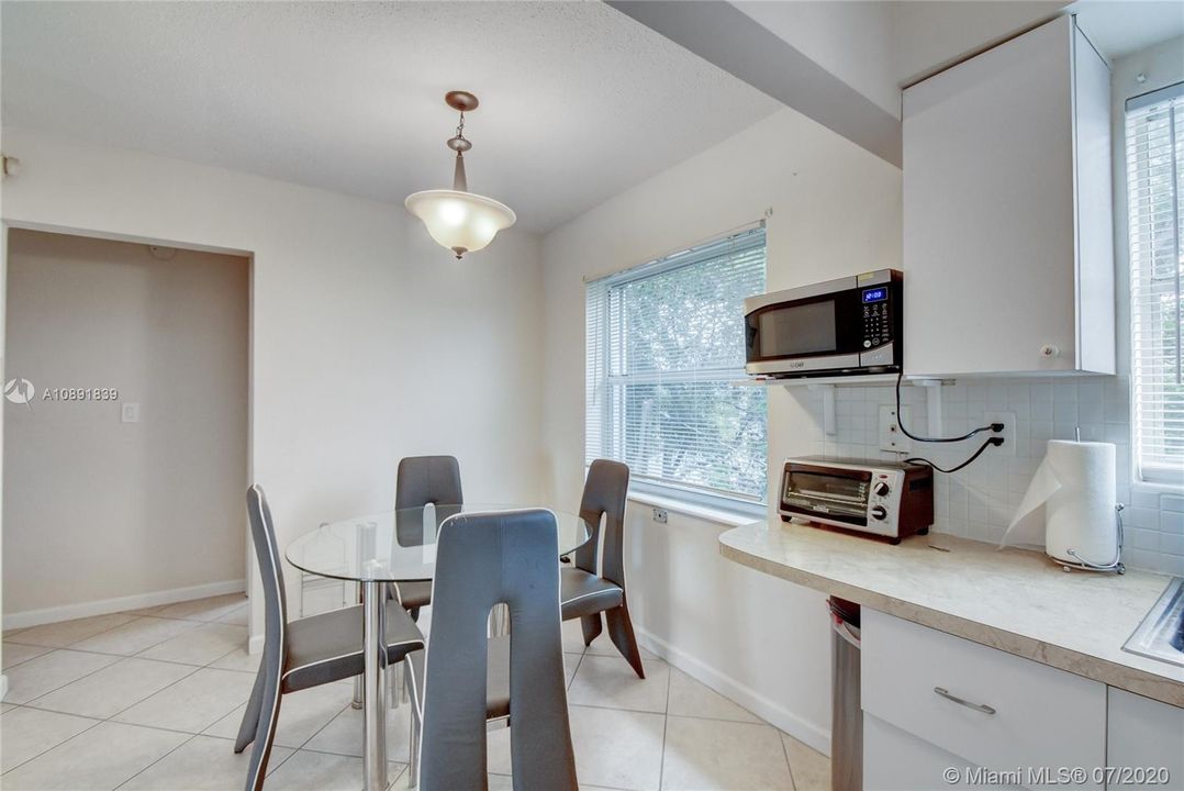 Recently Sold: $115,000 (1 beds, 1 baths, 640 Square Feet)