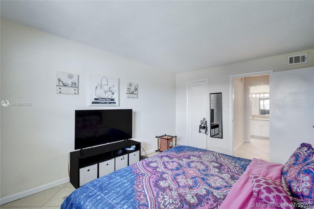Recently Sold: $115,000 (1 beds, 1 baths, 640 Square Feet)