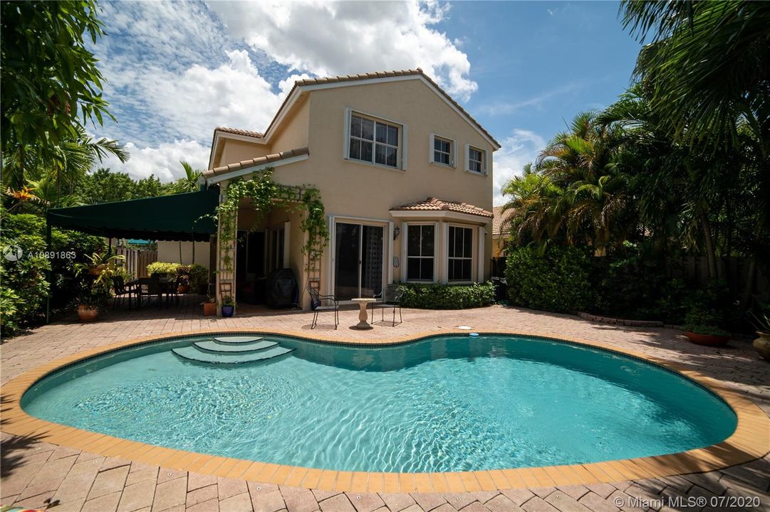 Vendido Recientemente: $595,000 (4 camas, 3 baños, 2663 Pies cuadrados)