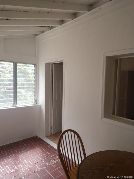 Recently Rented: $1,200 (1 beds, 1 baths, 2192 Square Feet)