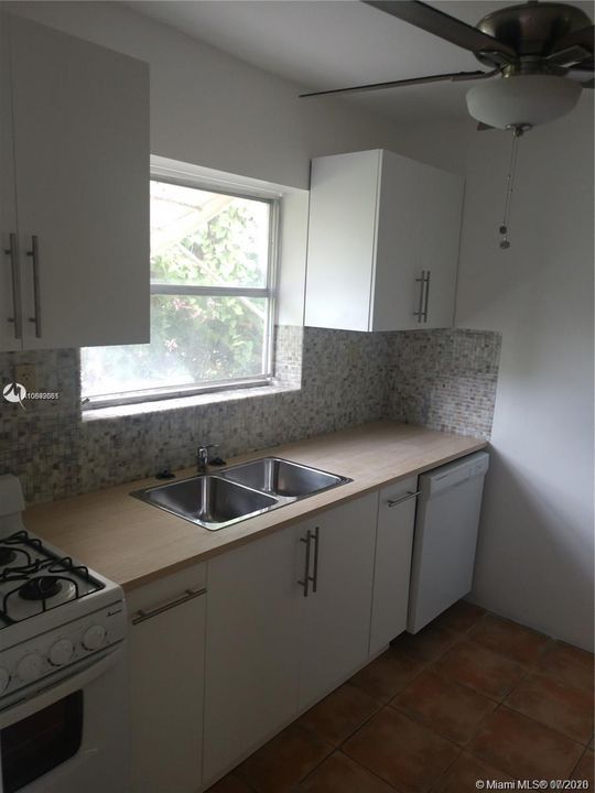 Recently Rented: $1,200 (1 beds, 1 baths, 2192 Square Feet)