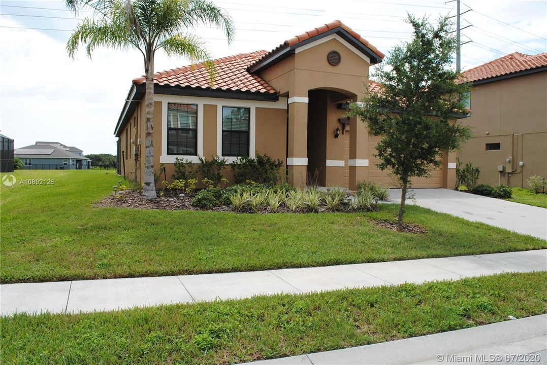 Recently Rented: $1,900 (4 beds, 3 baths, 2629 Square Feet)