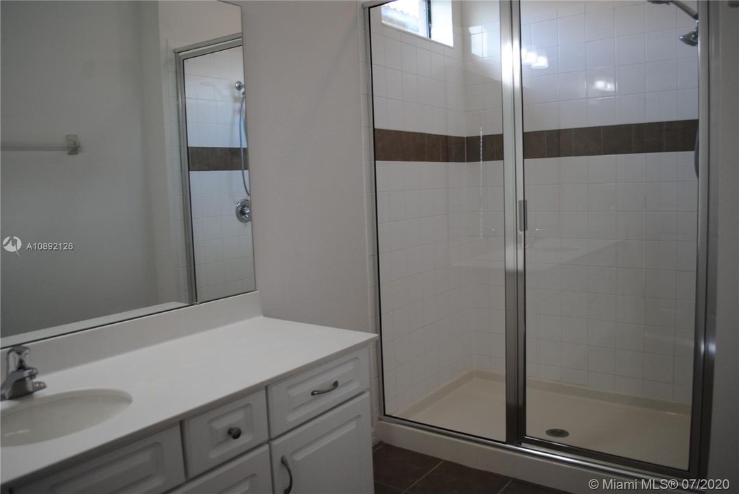 Recently Rented: $1,900 (4 beds, 3 baths, 2629 Square Feet)